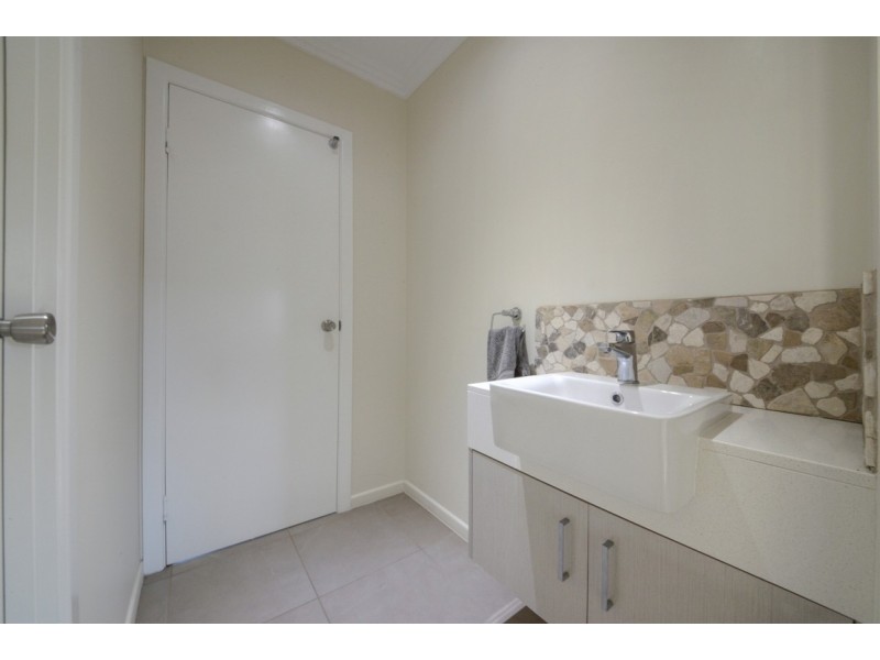 1 Endeavour Circuit, Cannonvale QLD 4802