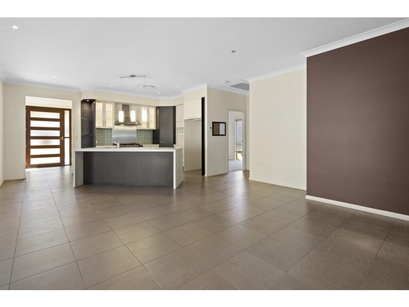 27 Armada Crescent, Jubilee Pocket QLD 4802