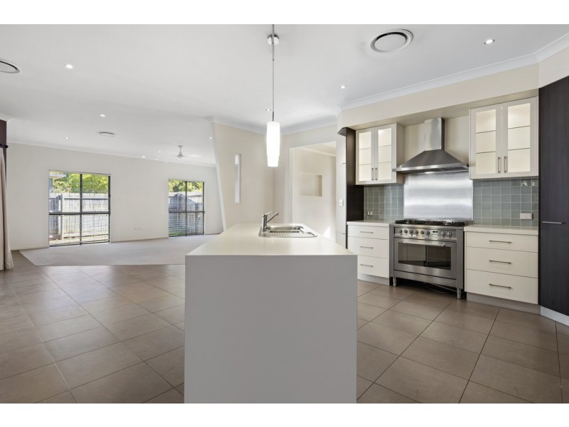 27 Armada Crescent, Jubilee Pocket QLD 4802