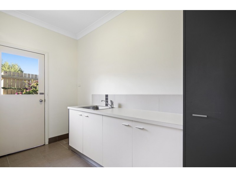 27 Armada Crescent, Jubilee Pocket QLD 4802
