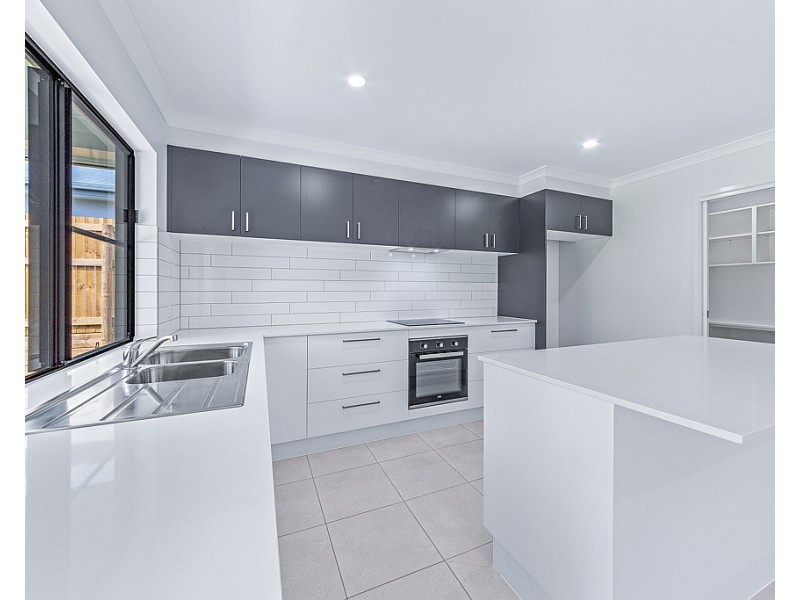 75 Trader Crescent, Cannonvale QLD 4802