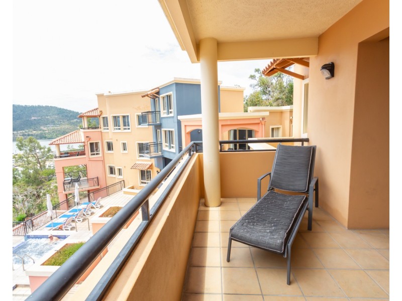 11/18 Golden Orchid Drive, Airlie Beach QLD 4802