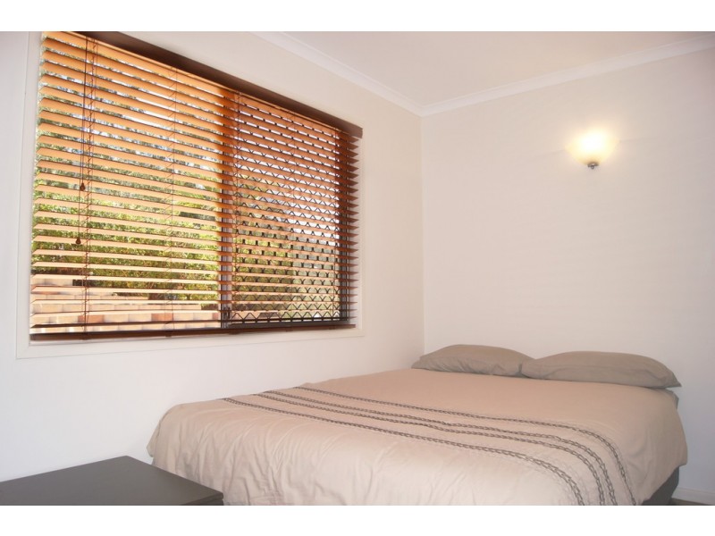 32 Manooka Drive, Cannonvale QLD 4802