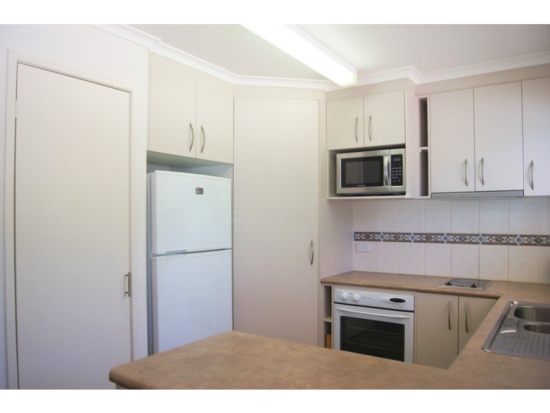 32 Manooka Drive, Cannonvale QLD 4802