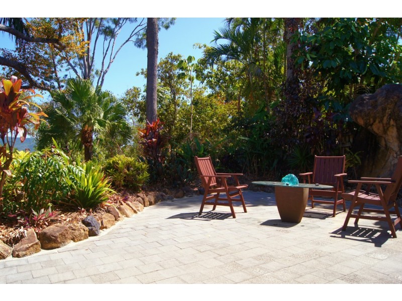 32 Manooka Drive, Cannonvale QLD 4802