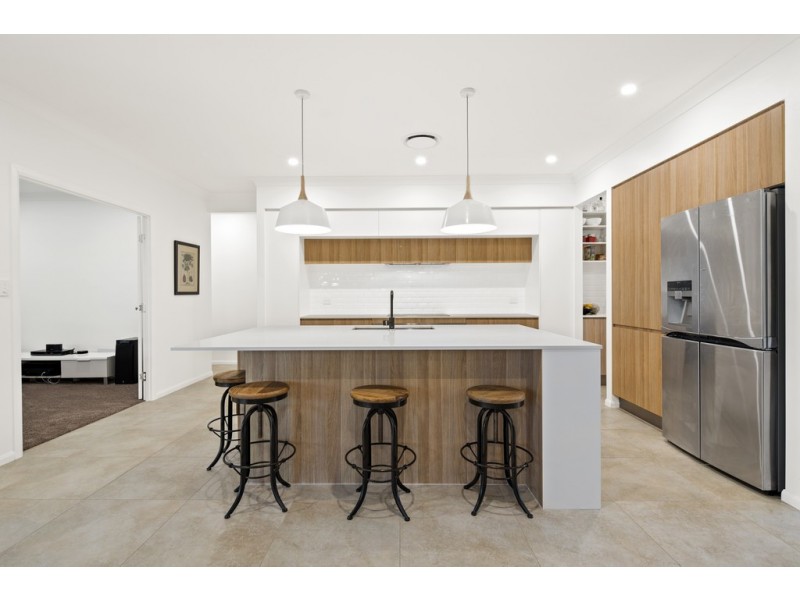 15-17 Frangipani Court, Cannon Valley QLD 4800