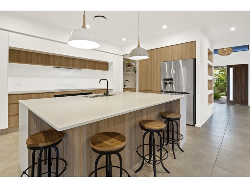 15-17 Frangipani Court, Cannon Valley QLD 4800