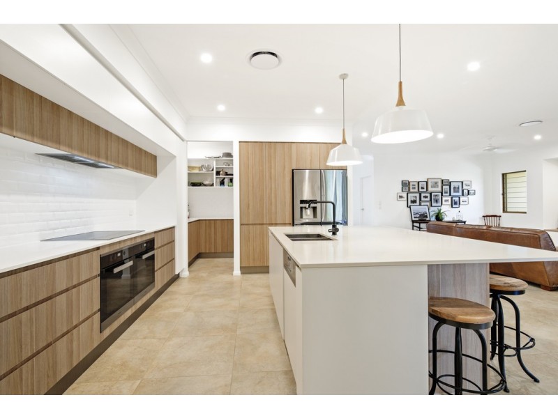 15-17 Frangipani Court, Cannon Valley QLD 4800