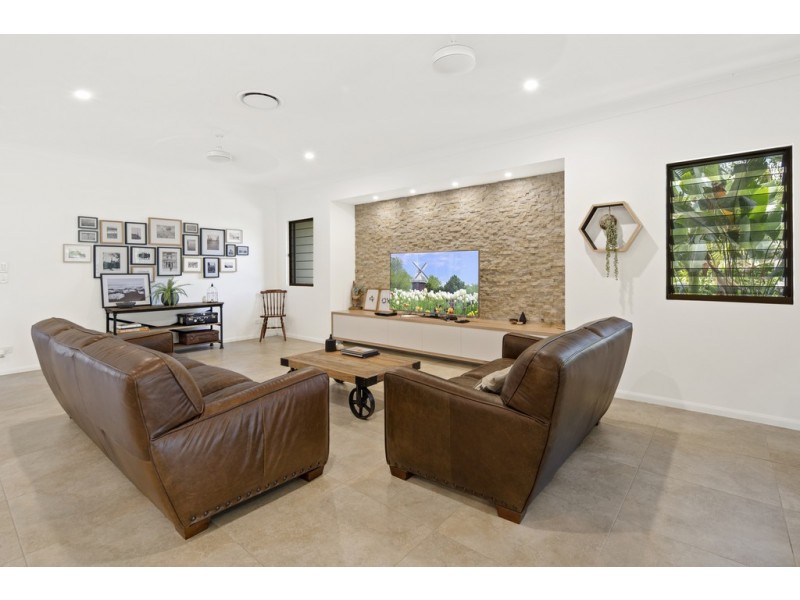 15-17 Frangipani Court, Cannon Valley QLD 4800