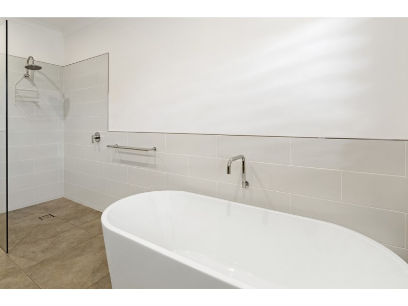 15-17 Frangipani Court, Cannon Valley QLD 4800