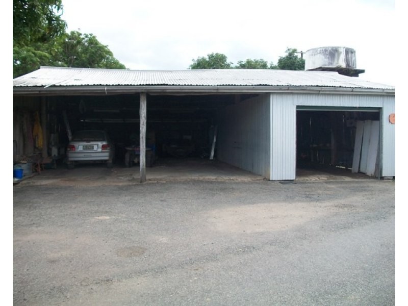 8 Forbes Road, Bloomsbury QLD 4799