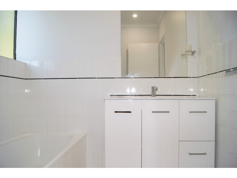 118/2 Eshelby Drive, Cannonvale QLD 4802