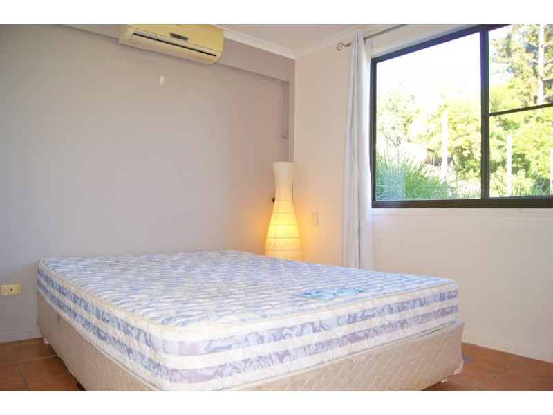 2/8 Warruga Street, Cannonvale QLD 4802
