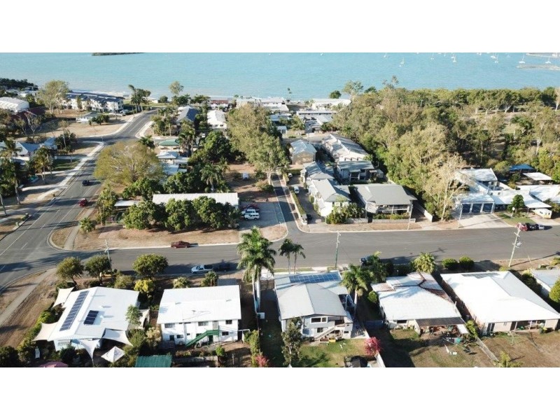 4 Schnapper Street, Cannonvale QLD 4802