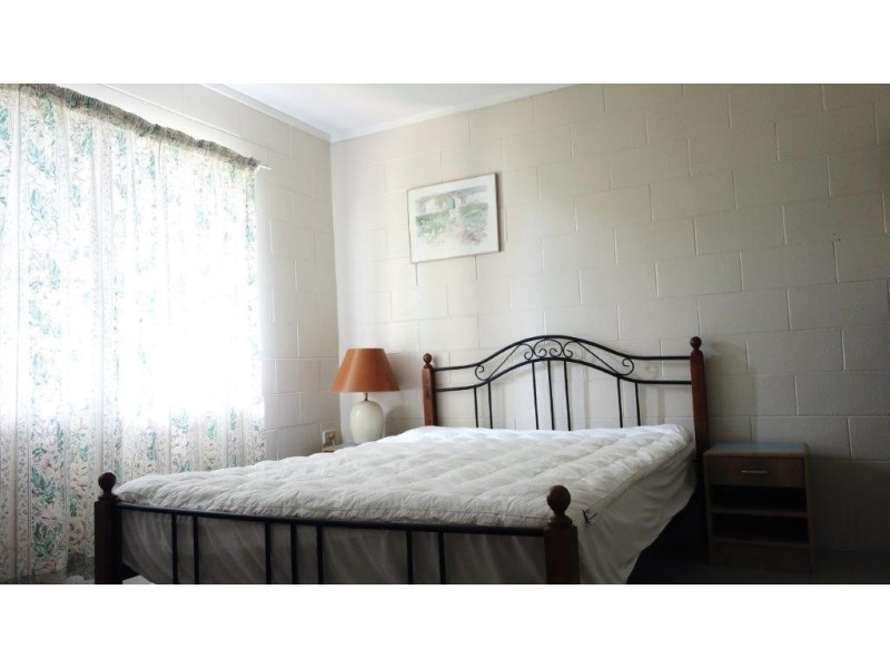 4 Schnapper Street, Cannonvale QLD 4802