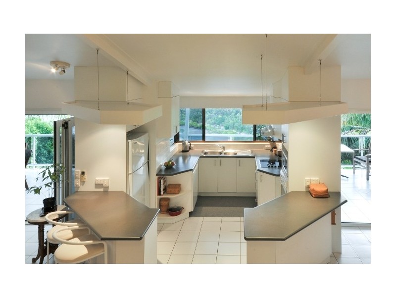 16 Harbour Avenue, Shute Harbour QLD 4802