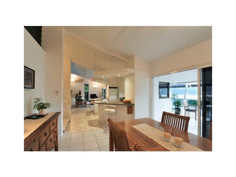 16 Harbour Avenue, Shute Harbour QLD 4802