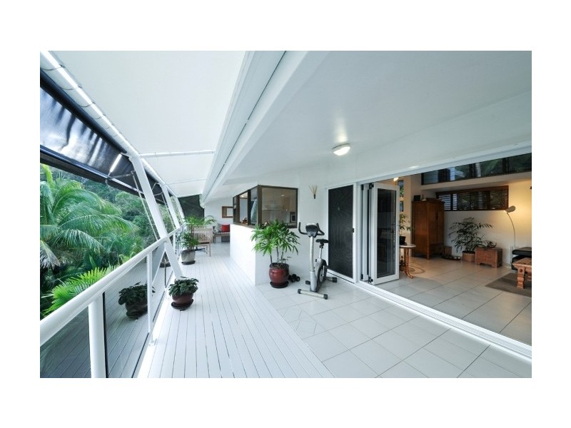 16 Harbour Avenue, Shute Harbour QLD 4802