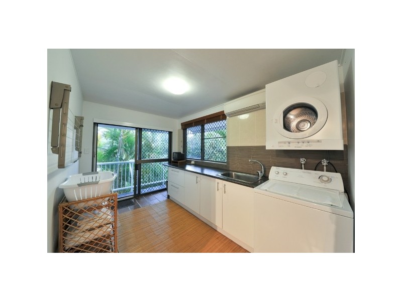 16 Harbour Avenue, Shute Harbour QLD 4802