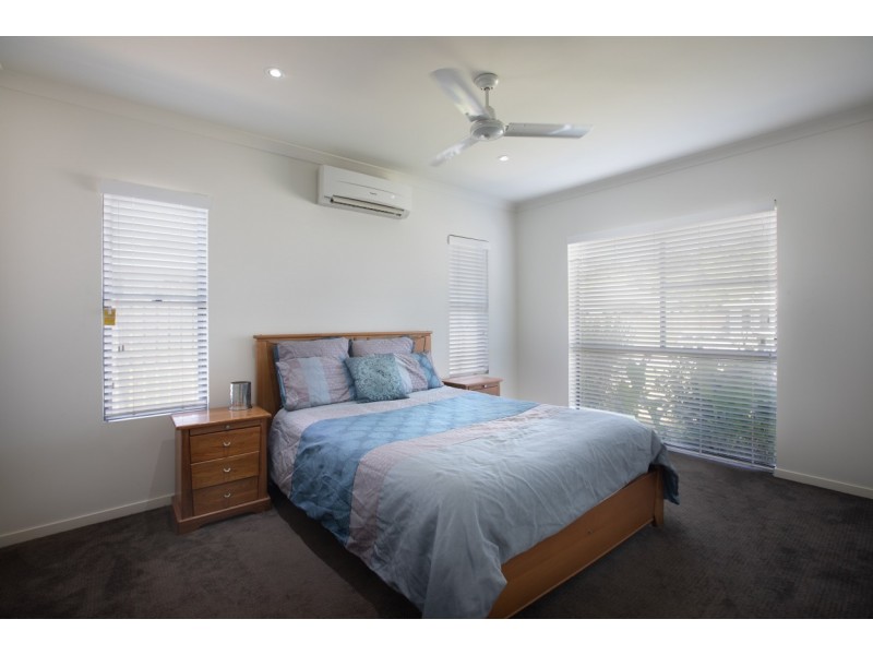 69 Parker Road, Cannonvale QLD 4802