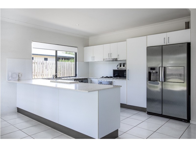 69 Parker Road, Cannonvale QLD 4802