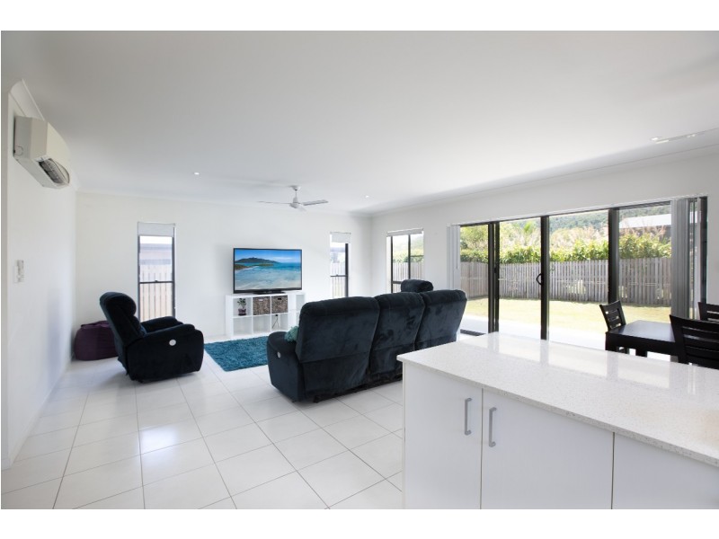 69 Parker Road, Cannonvale QLD 4802