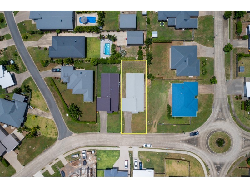 69 Parker Road, Cannonvale QLD 4802