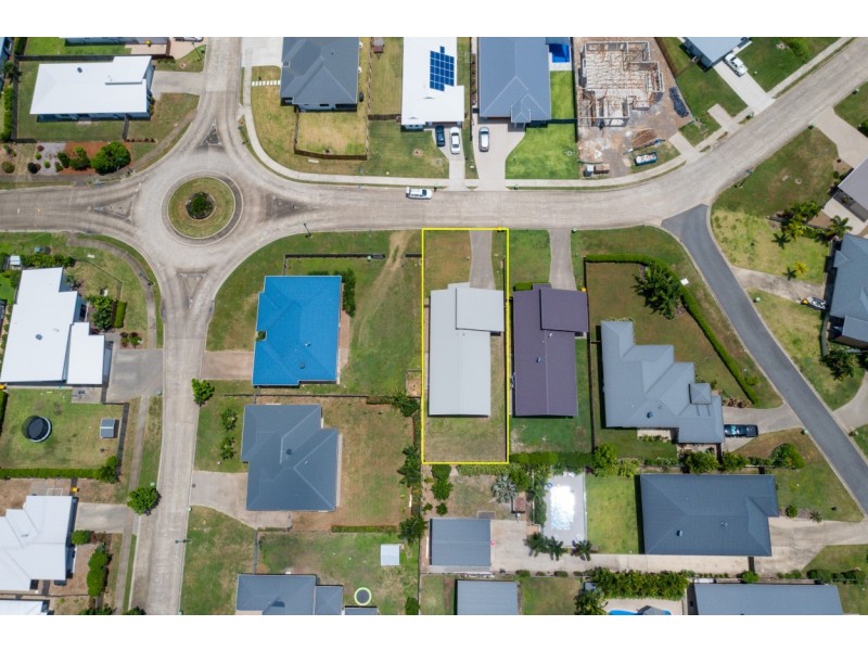 69 Parker Road, Cannonvale QLD 4802