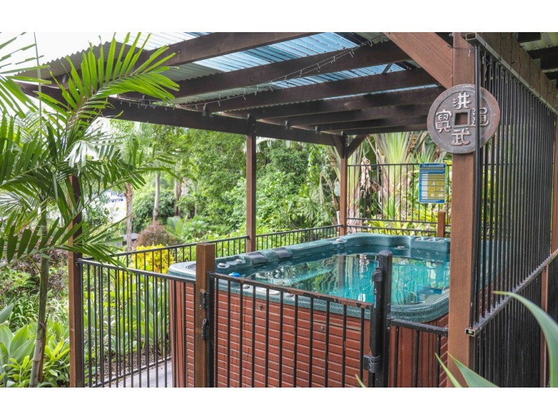 62 Country Road, Cannonvale QLD 4802