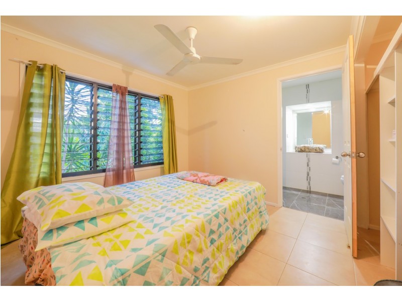 62 Country Road, Cannonvale QLD 4802