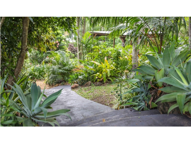 62 Country Road, Cannonvale QLD 4802