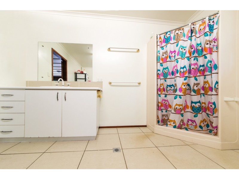 15 Namanula Drive, Flametree QLD 4802