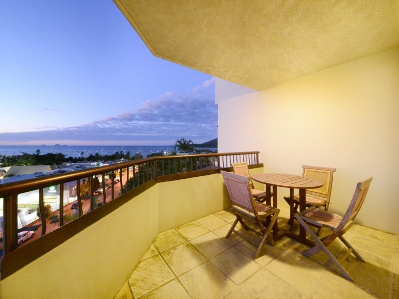 28/4 Golden Orchid Drive, Airlie Beach QLD 4802