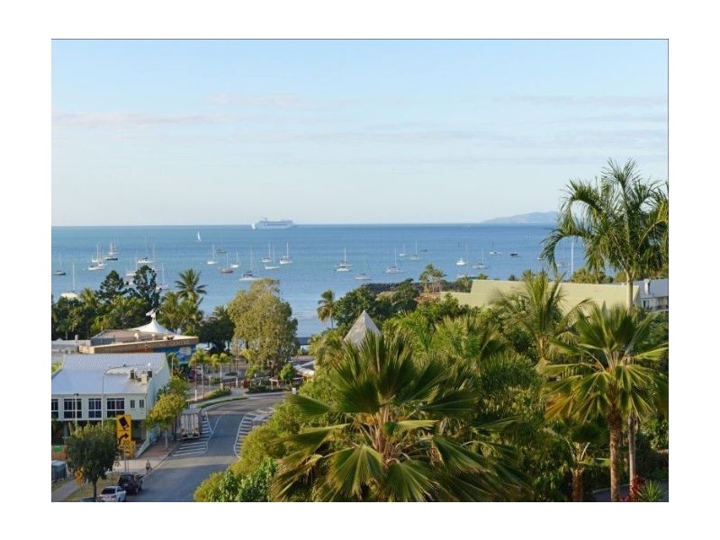 28/4 Golden Orchid Drive, Airlie Beach QLD 4802