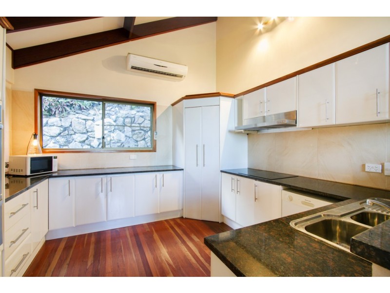 7 Kara Crescent, Airlie Beach QLD 4802