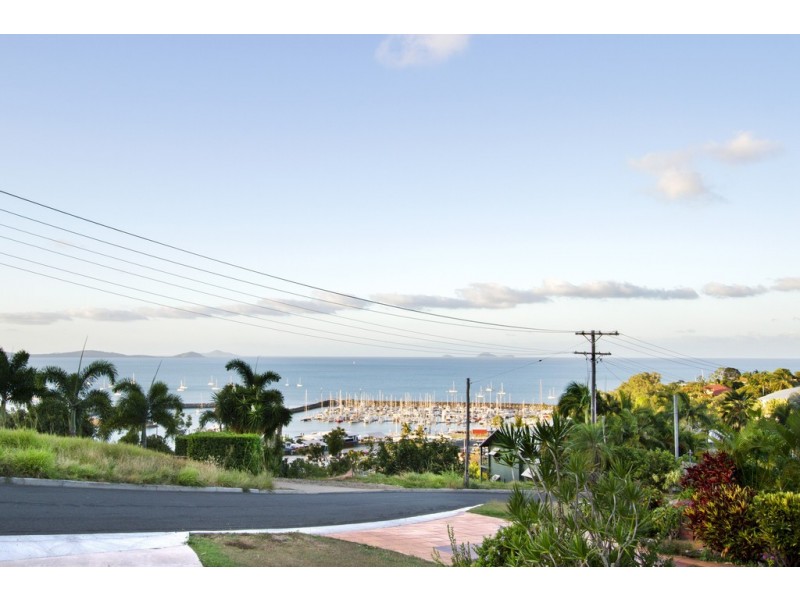 7 Kara Crescent, Airlie Beach QLD 4802