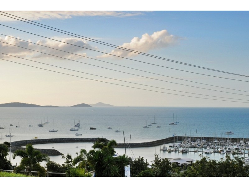 7 Kara Crescent, Airlie Beach QLD 4802