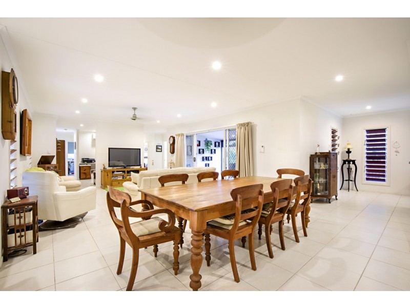 53 Abell Road, Cannonvale QLD 4802