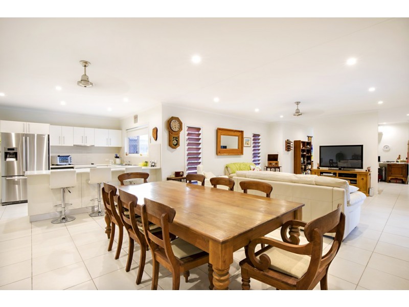 53 Abell Road, Cannonvale QLD 4802