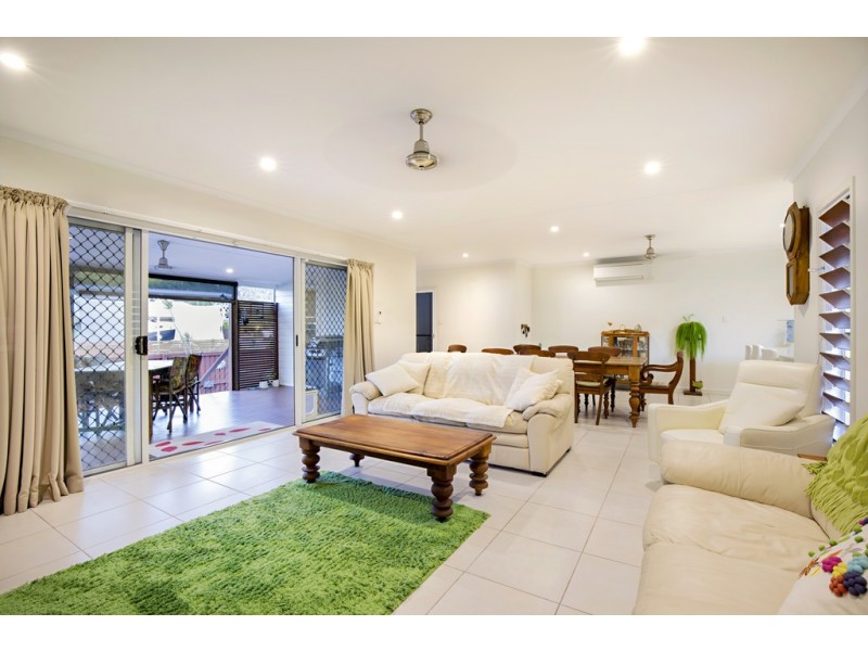 53 Abell Road, Cannonvale QLD 4802