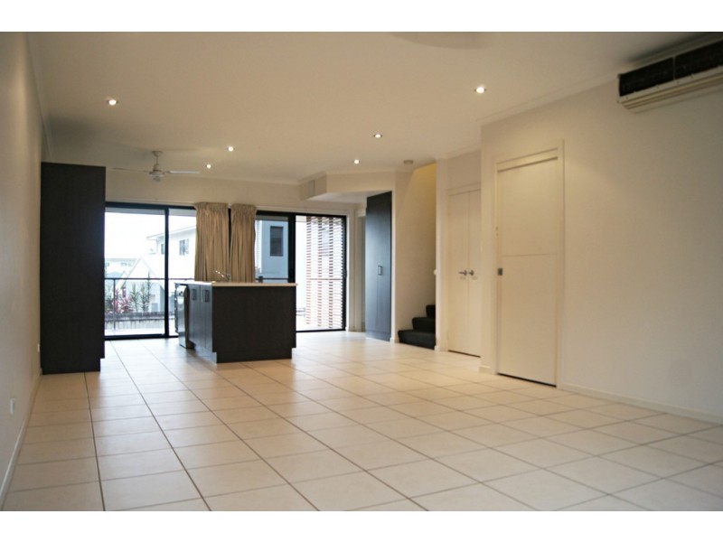 8/25 Abell Road ‘The Grove’, Cannonvale QLD 4802