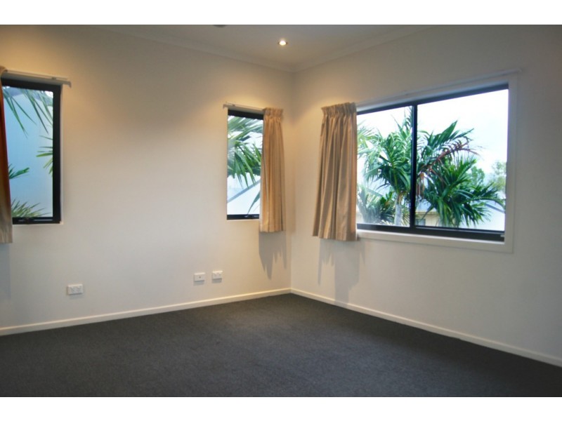 8/25 Abell Road ‘The Grove’, Cannonvale QLD 4802