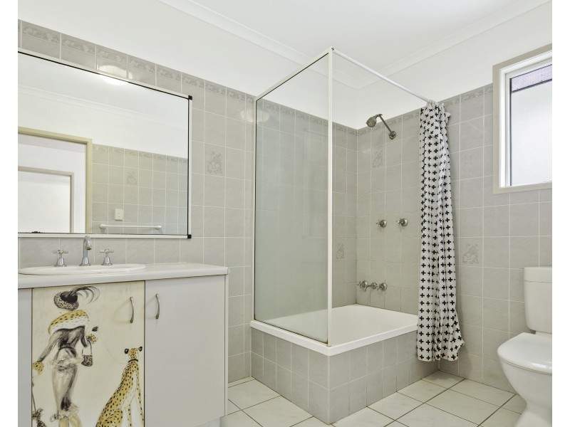 2/15 Tropic Road, Cannonvale QLD 4802