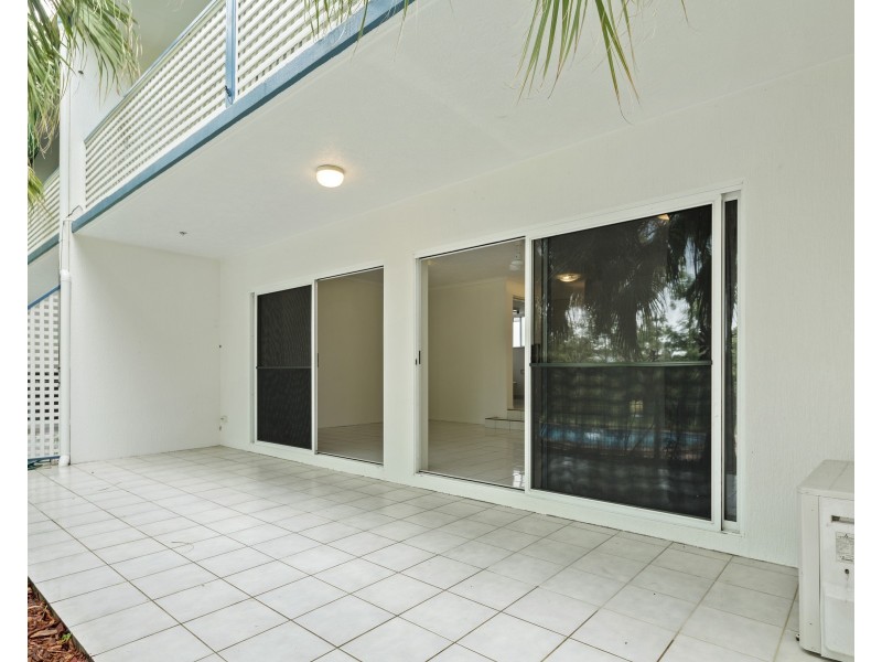 2/15 Tropic Road, Cannonvale QLD 4802