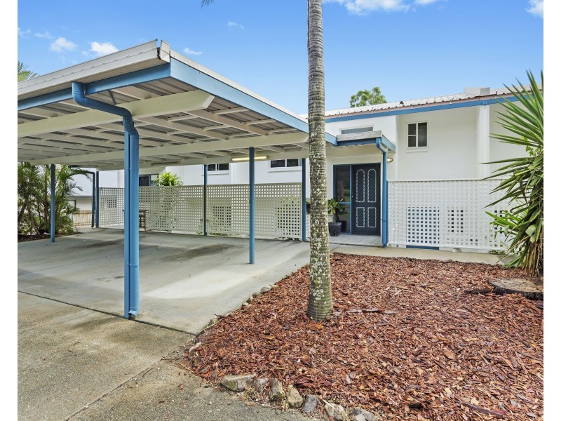 2/15 Tropic Road, Cannonvale QLD 4802