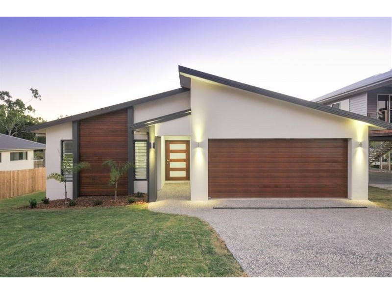 8 Pearl Street, Cannonvale QLD 4802