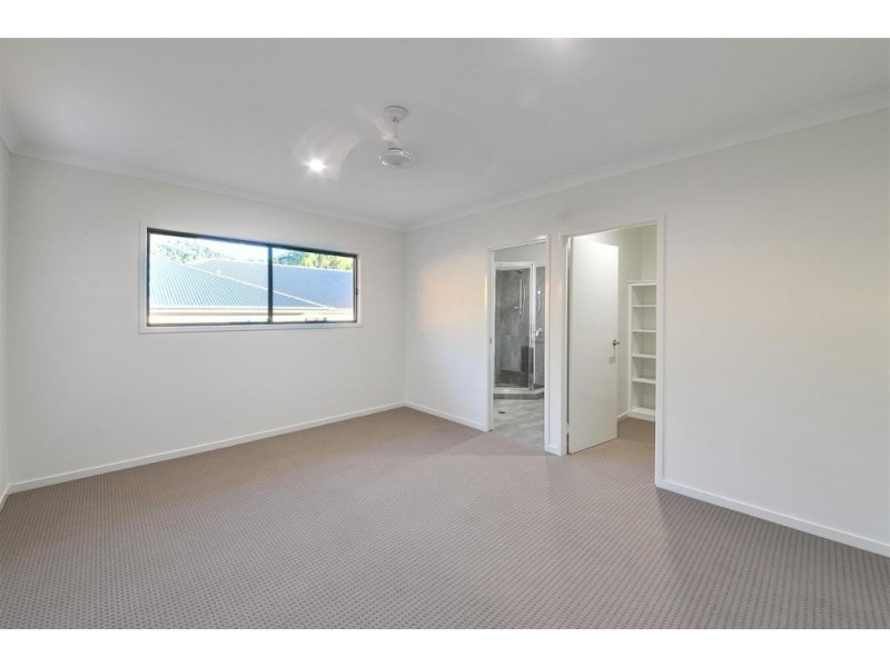 8 Pearl Street, Cannonvale QLD 4802
