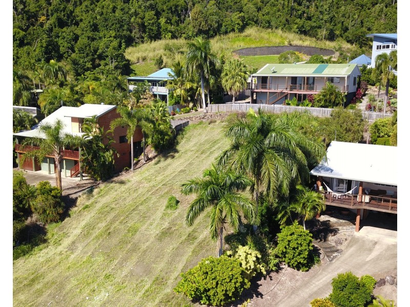 33 Jones Road, Cannonvale QLD 4802
