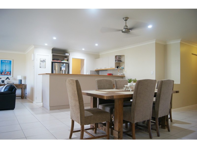 1/1 Wills Court, Cannonvale QLD 4802