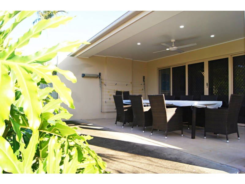 1/1 Wills Court, Cannonvale QLD 4802